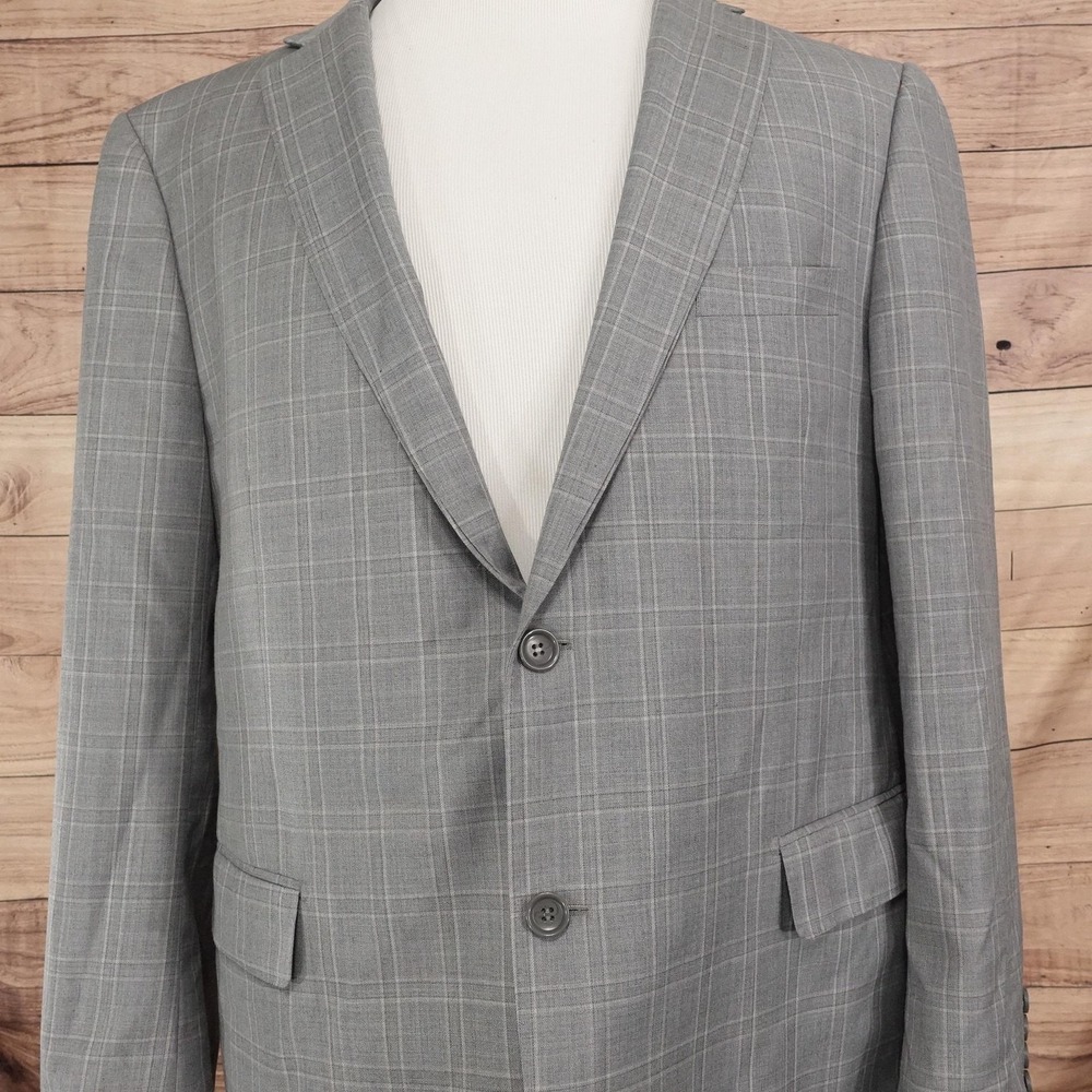 Mantoni Suit Jacket Mens 46R Gray Plaid 100% Virgin Wool 2 Button Notch Lapel